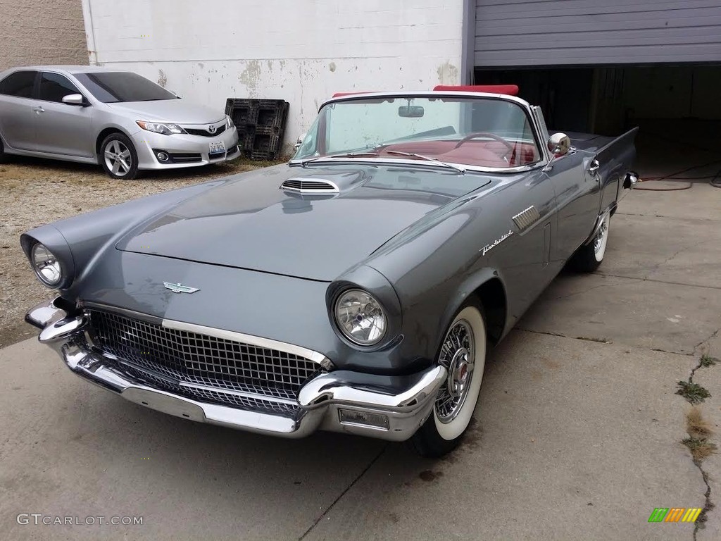 Gunmetal Gray 1957 Ford Thunderbird Standard Thunderbird Model Exterior Photo #138682530