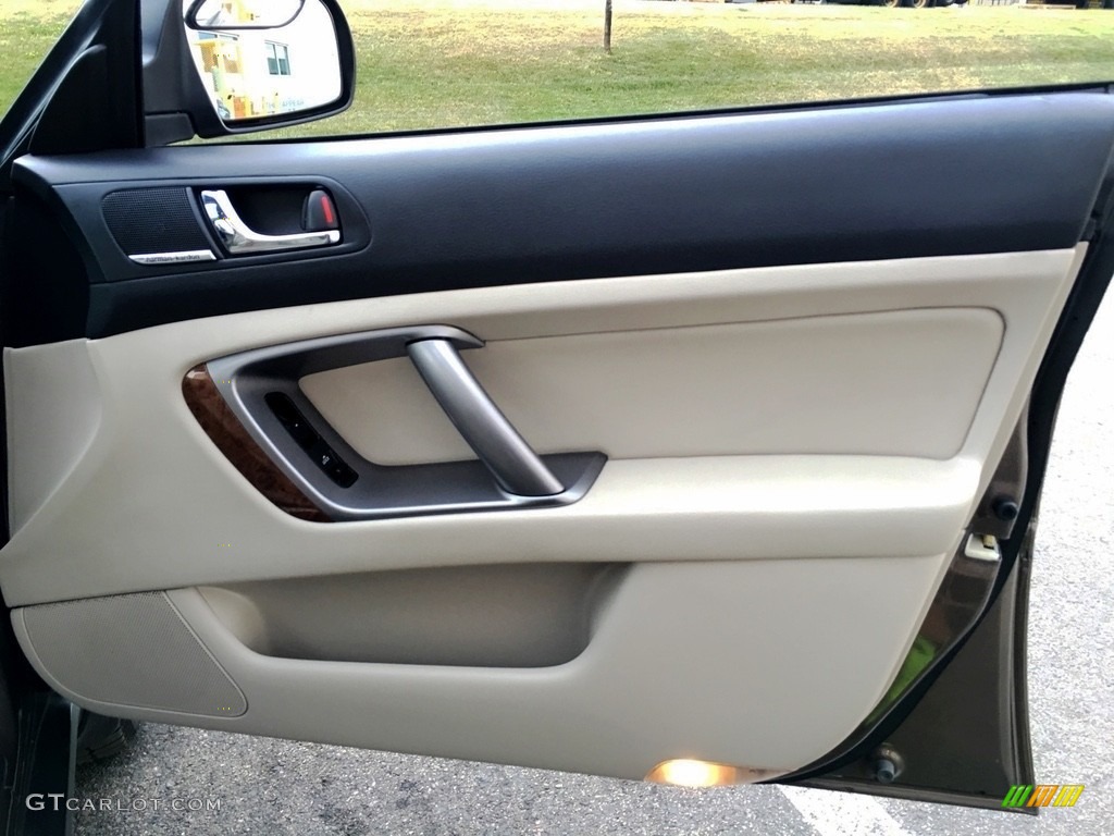 2009 Subaru Outback 2.5XT Limited Wagon Warm Ivory Door Panel Photo #138686601