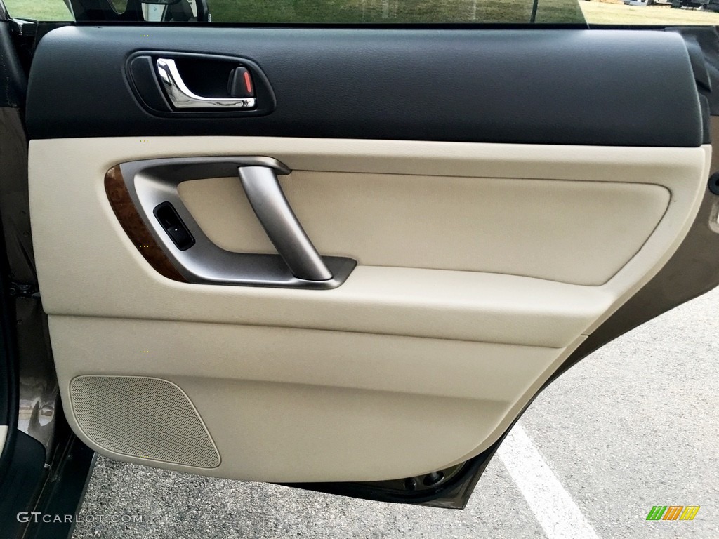 2009 Subaru Outback 2.5XT Limited Wagon Warm Ivory Door Panel Photo #138686649