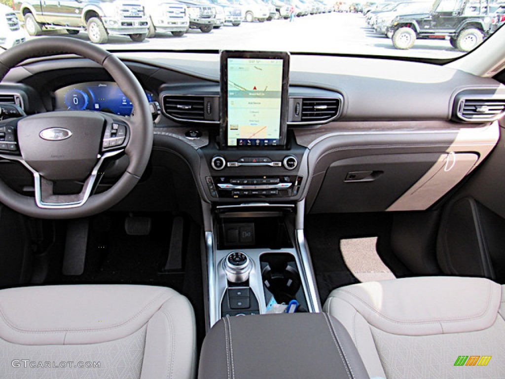 2020 Explorer Platinum 4WD - Star White Metallic Tri-Coat / Sandstone photo #16