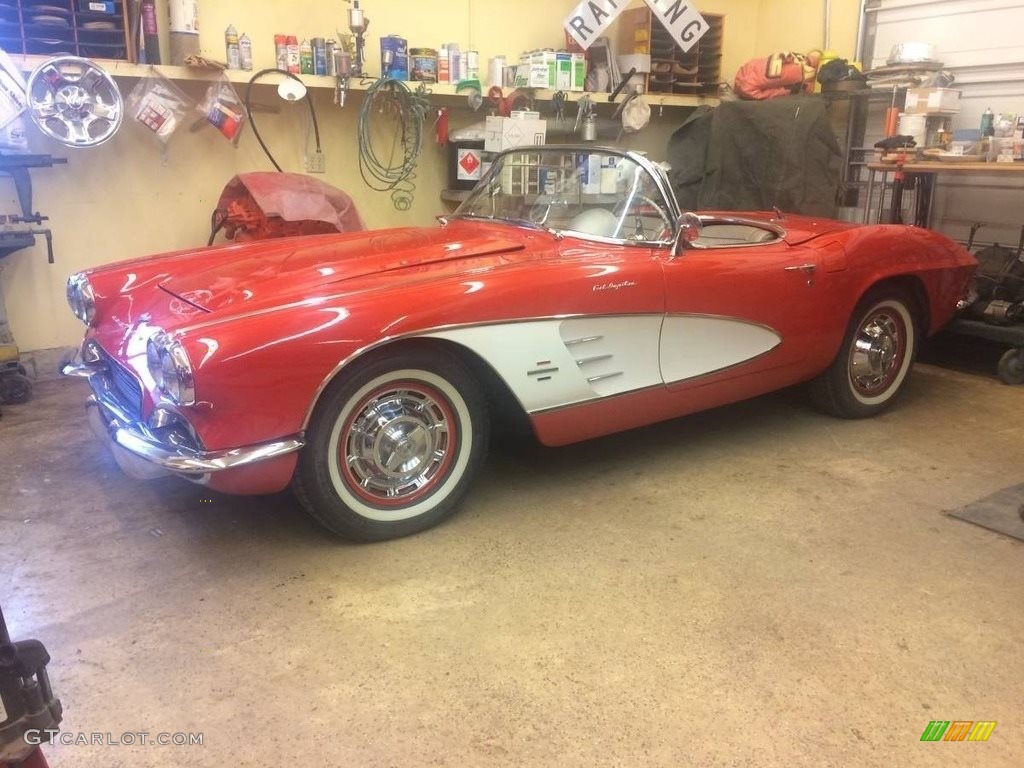 Roman Red 1961 Chevrolet Corvette Convertible Exterior Photo #138694140