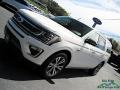 Star White - Expedition King Ranch Max 4x4 Photo No. 36