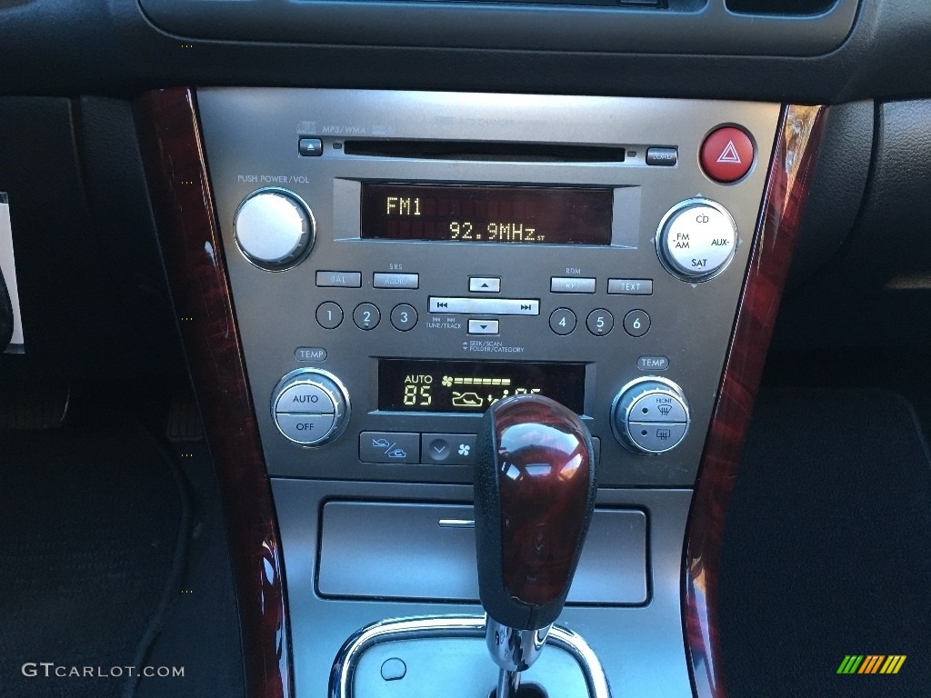 2007 Subaru Outback 2.5 XT Limited Wagon Controls Photo #138694371