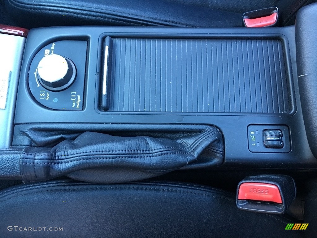 2007 Subaru Outback 2.5 XT Limited Wagon Controls Photo #138694443