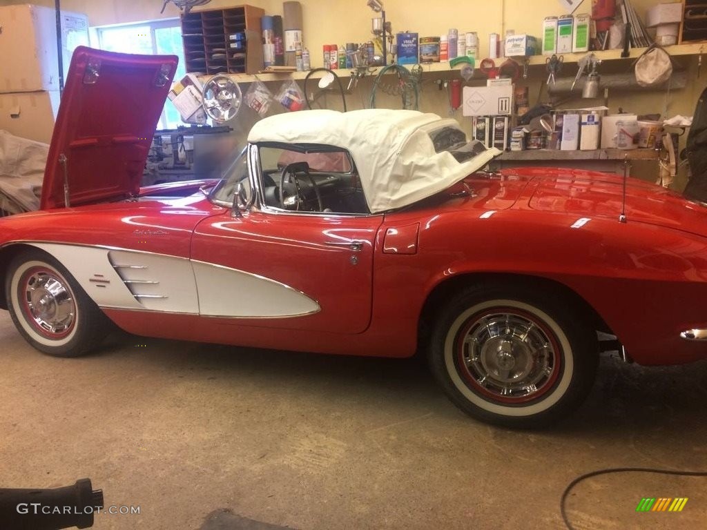 1961 Corvette Convertible - Roman Red / Fawn photo #21