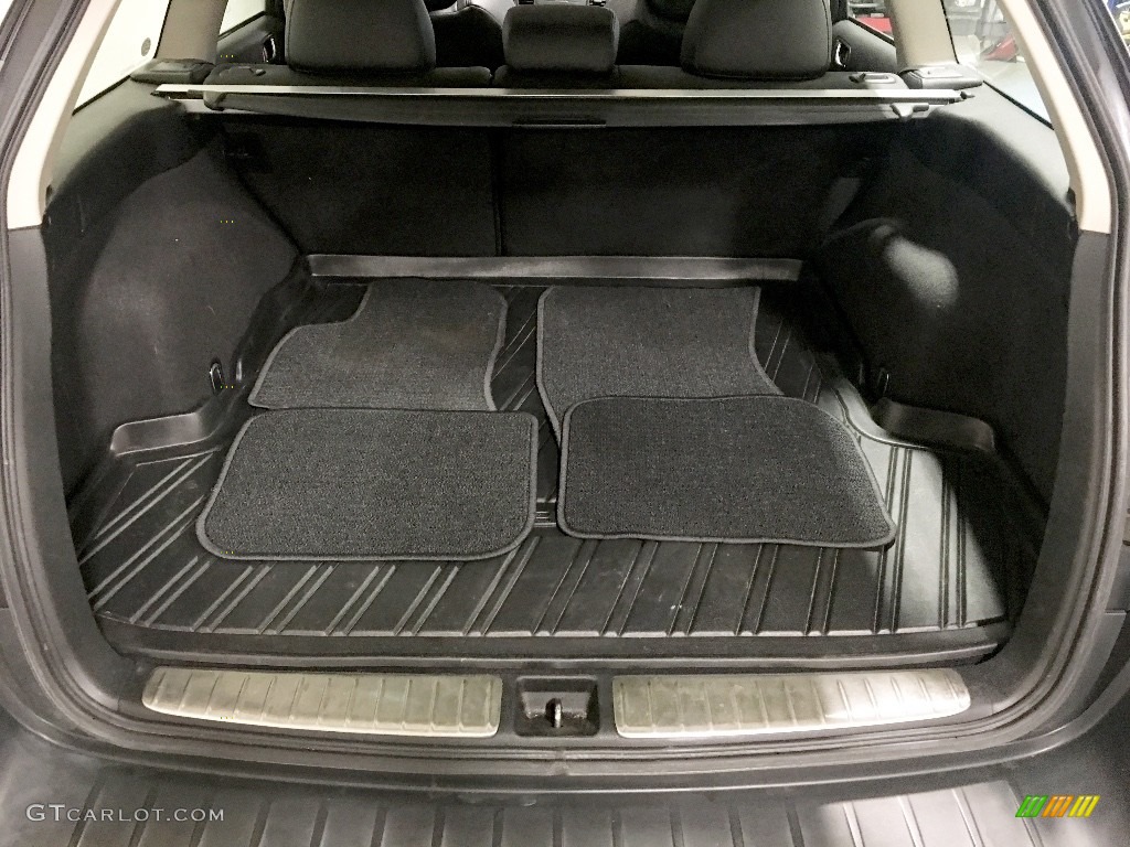 2007 Subaru Outback 2.5 XT Limited Wagon Trunk Photos