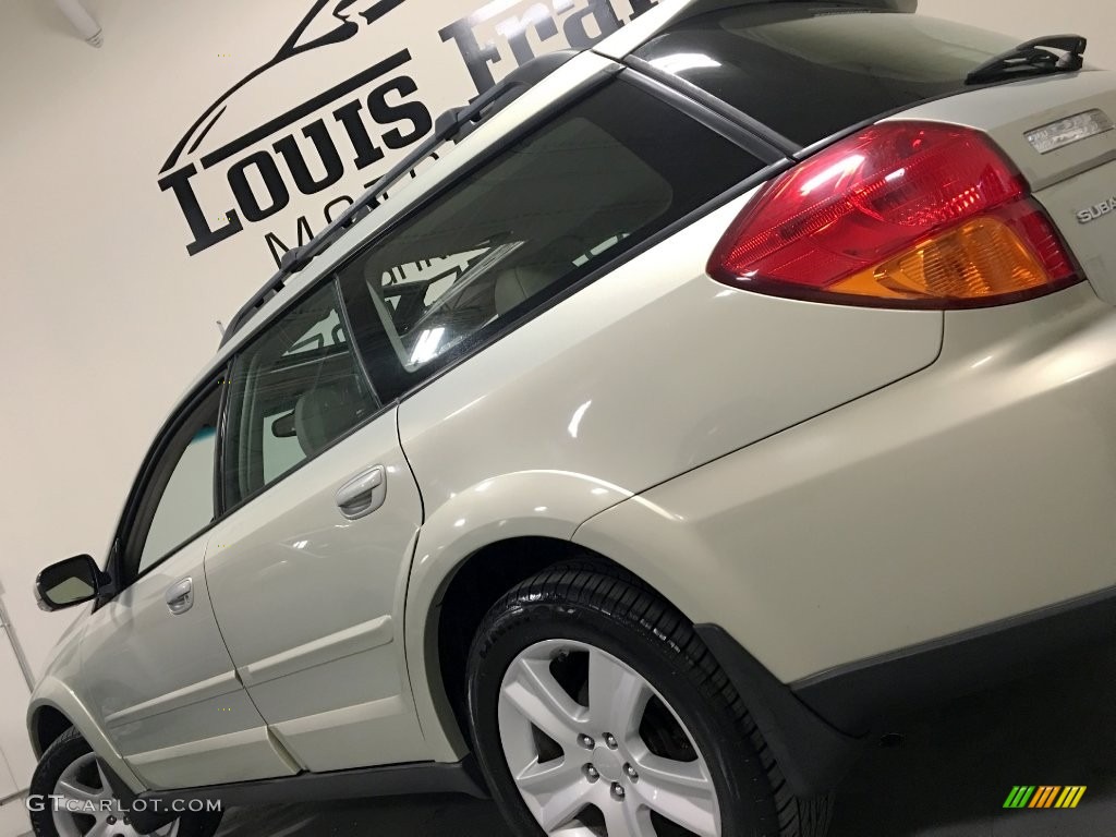 2005 Outback 3.0 R VDC Limited Wagon - Champagne Gold Opal / Taupe photo #21