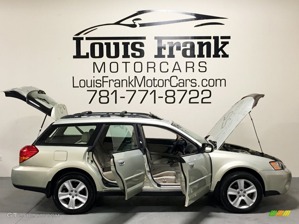 2005 Outback 3.0 R VDC Limited Wagon - Champagne Gold Opal / Taupe photo #45