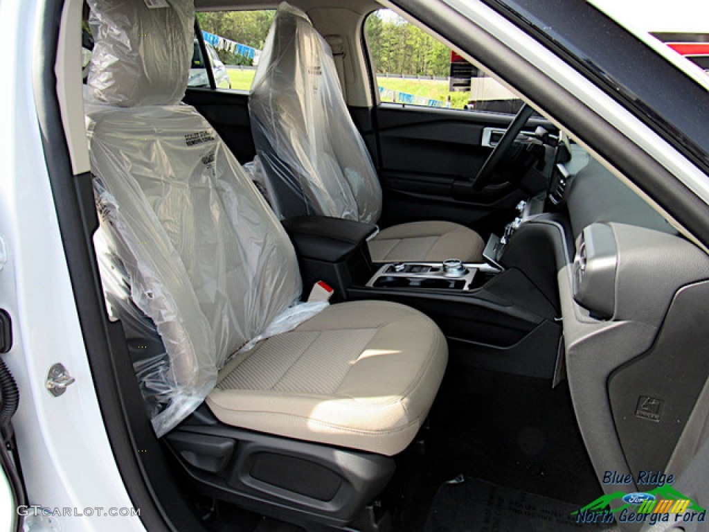 2020 Explorer 4WD - Oxford White / Sandstone photo #11