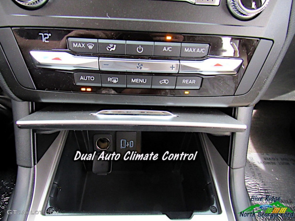 2020 Explorer 4WD - Oxford White / Sandstone photo #21