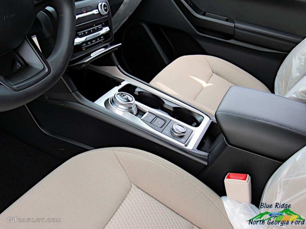 2020 Explorer 4WD - Oxford White / Sandstone photo #24