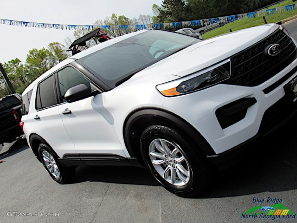 2020 Explorer 4WD - Oxford White / Sandstone photo #30