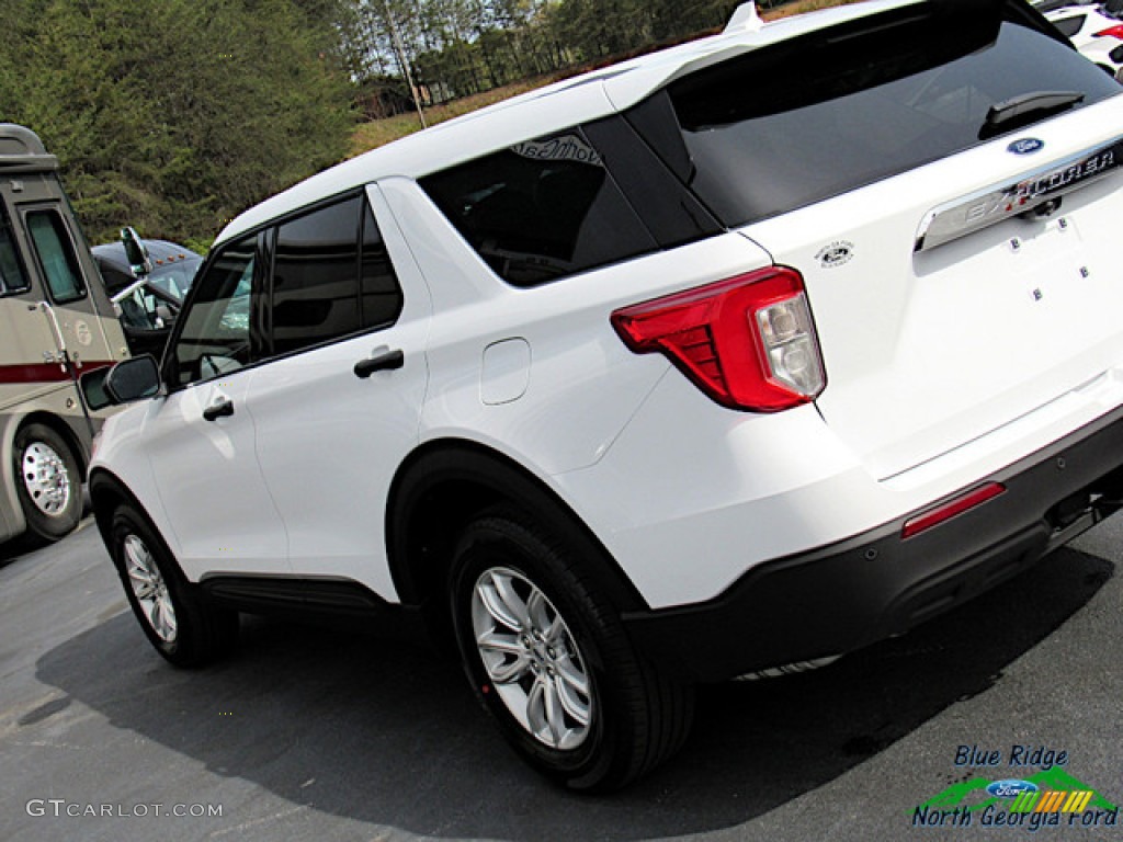 2020 Explorer 4WD - Oxford White / Sandstone photo #32