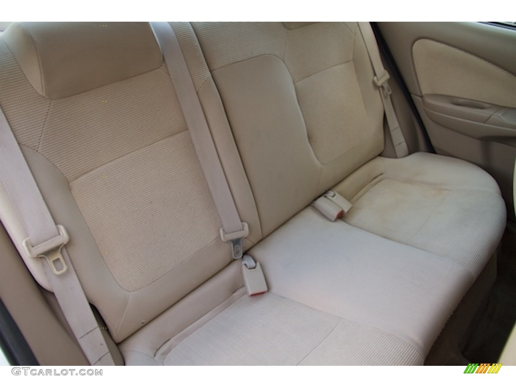 2004 Sentra 1.8 S - Cloud White / Taupe photo #17