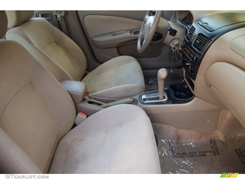 2004 Sentra 1.8 S - Cloud White / Taupe photo #18