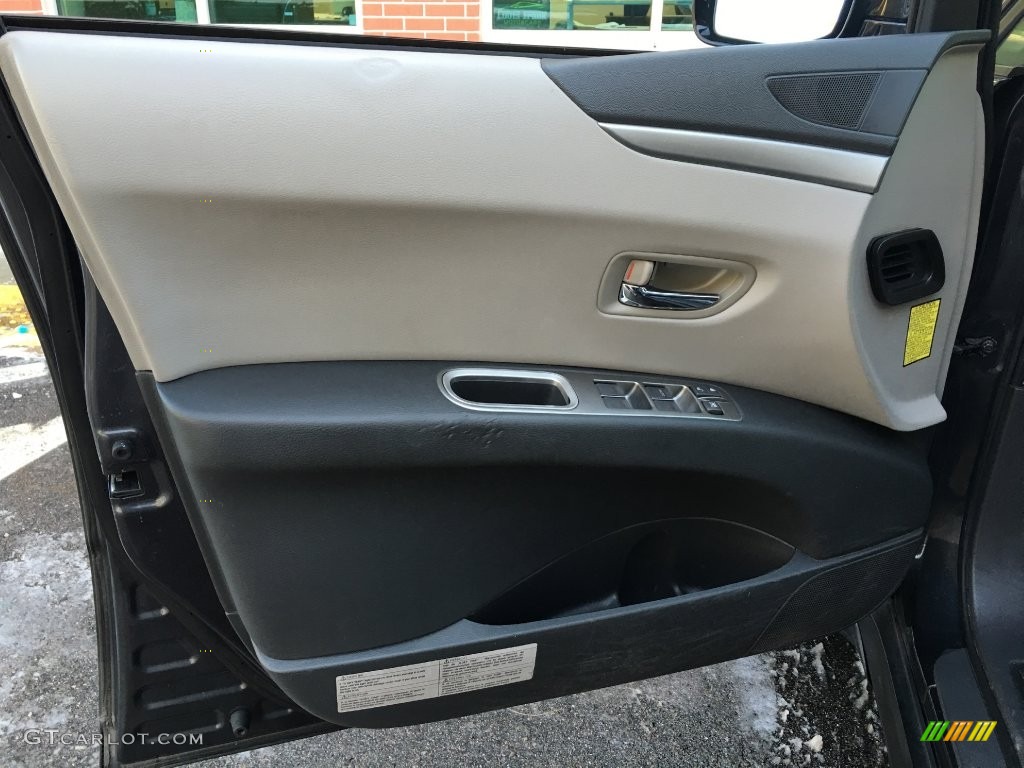 2009 Subaru Tribeca Limited 7 Passenger Slate Gray Door Panel Photo #138700302