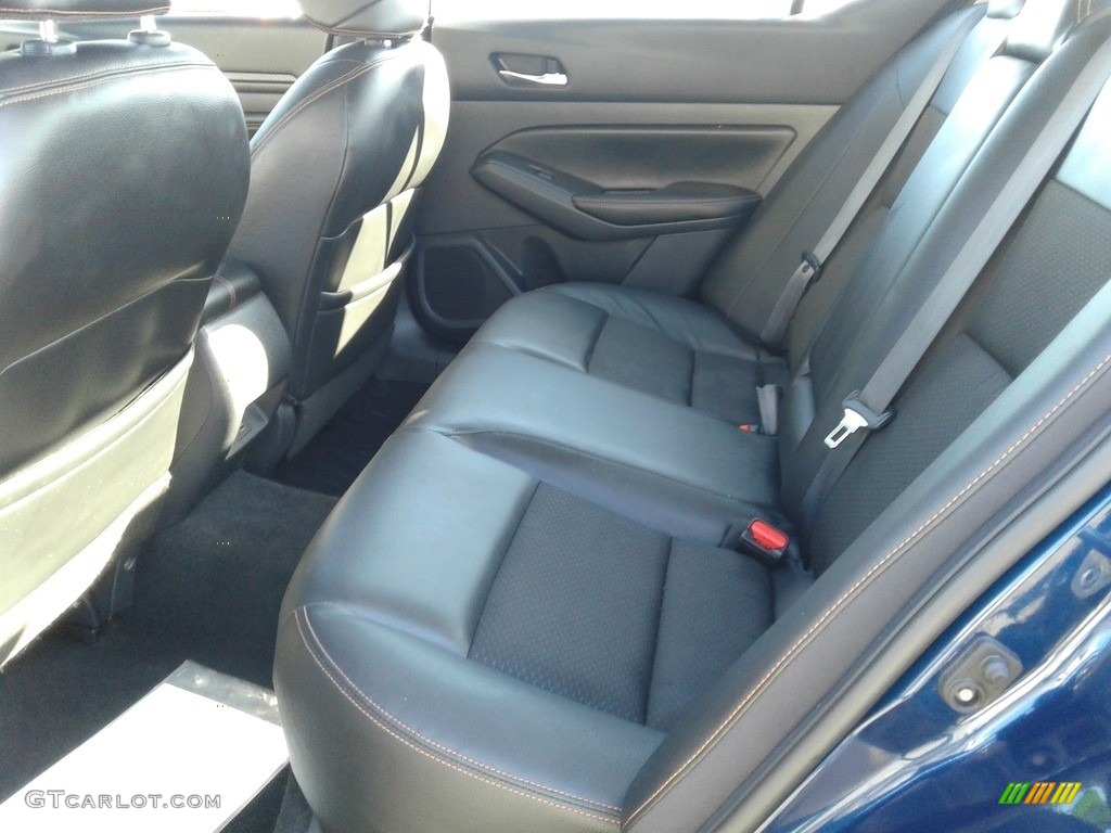 2019 Altima SR - Deep Blue Pearl / Charcoal photo #9