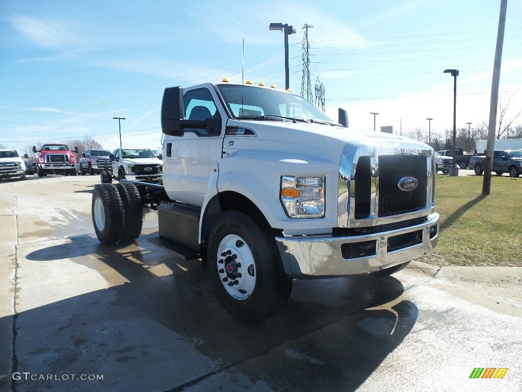 Oxford White 2019 Ford F750 Super Duty Regular Cab Chassis Exterior Photo #138711288