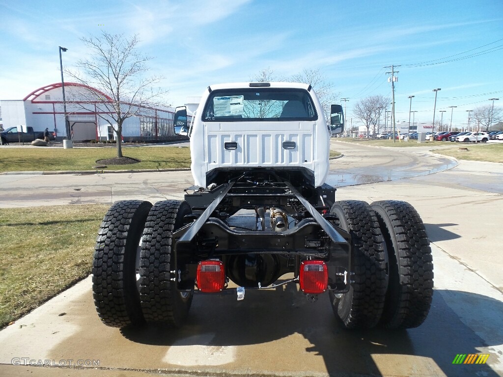 2019 F750 Super Duty Regular Cab Chassis - Oxford White / Earth Gray photo #7