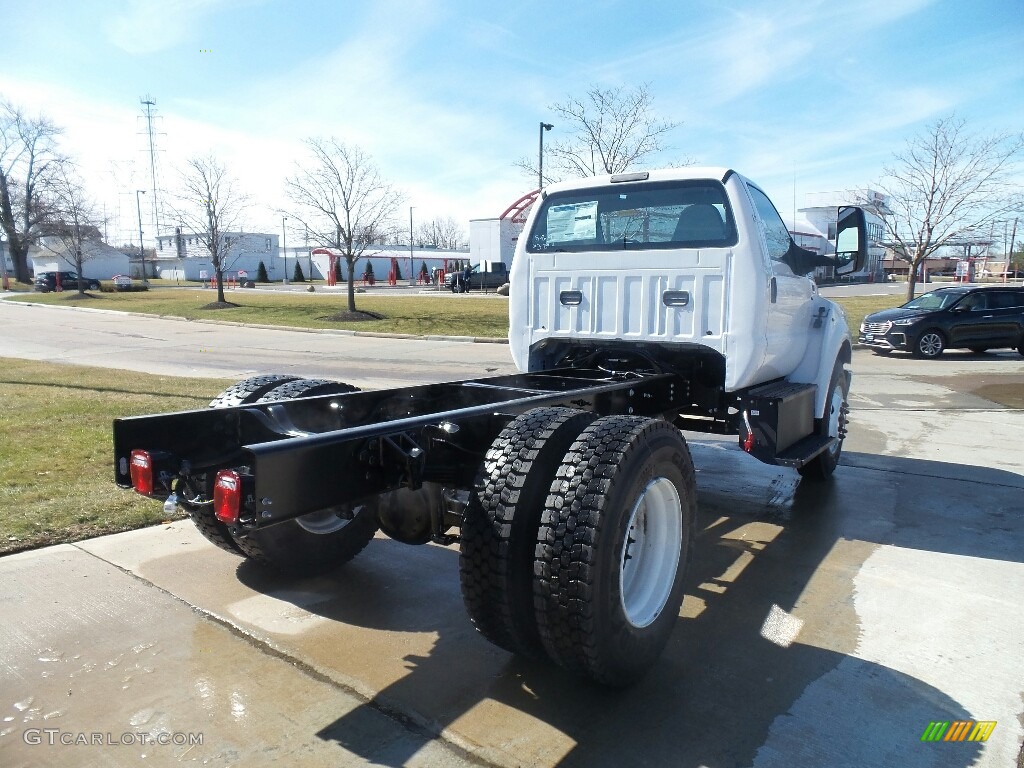 2019 F750 Super Duty Regular Cab Chassis - Oxford White / Earth Gray photo #8