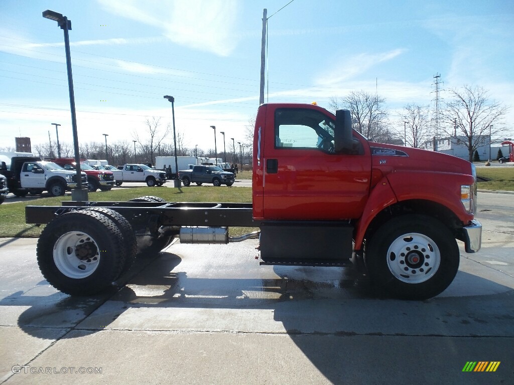 2019 F750 Super Duty Regular Cab Chassis - Race Red / Earth Gray photo #1