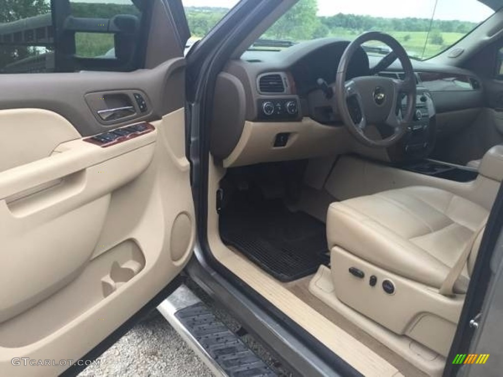 2014 Chevrolet Silverado 2500HD LTZ Crew Cab 4x4 Front Seat Photo #138718032