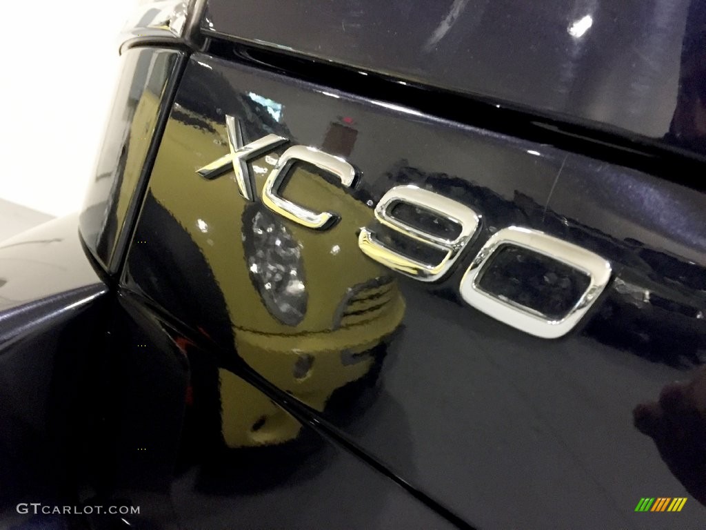 2010 Volvo XC90 V8 AWD Marks and Logos Photos