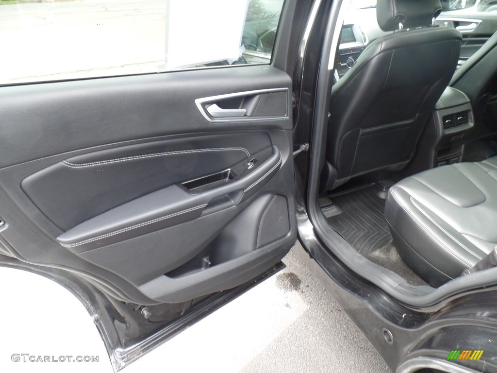 2015 Edge Titanium AWD - Tuxedo Black Metallic / Ebony photo #38
