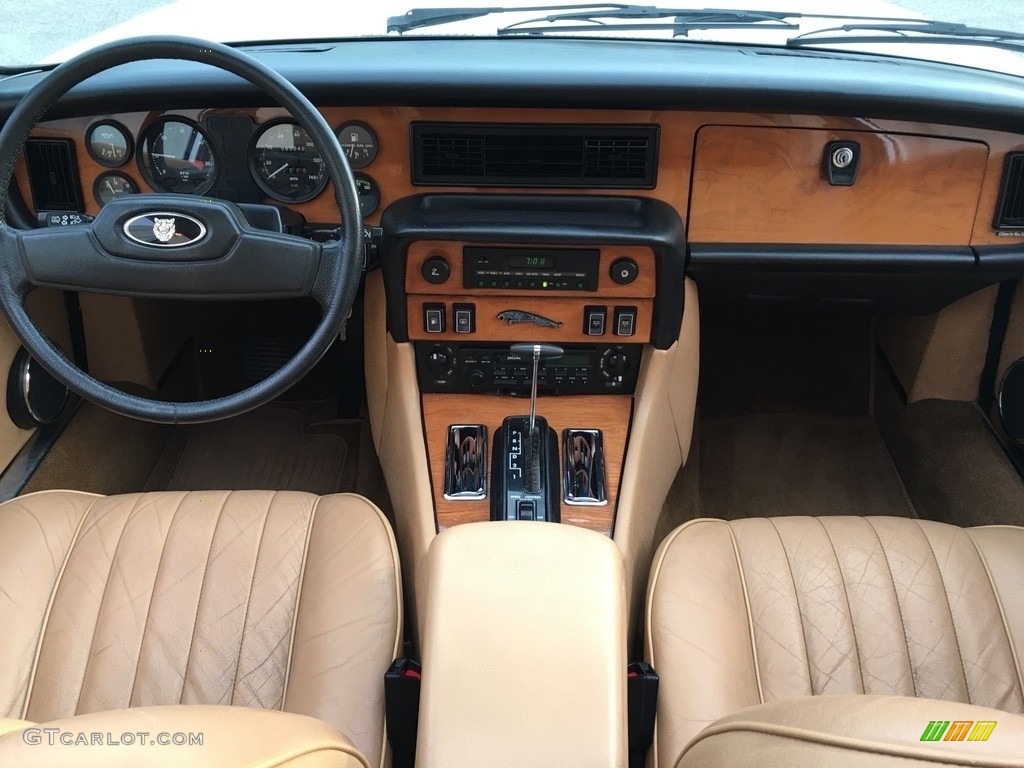 1987 Jaguar XJ XJ6 Biscuit Dashboard Photo #138723648