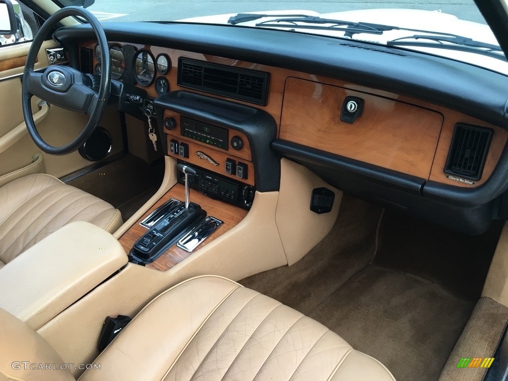 1987 Jaguar XJ XJ6 Biscuit Dashboard Photo #138723672