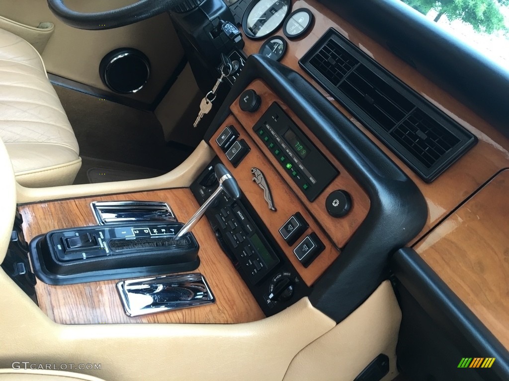 1987 Jaguar XJ XJ6 Controls Photo #138724569