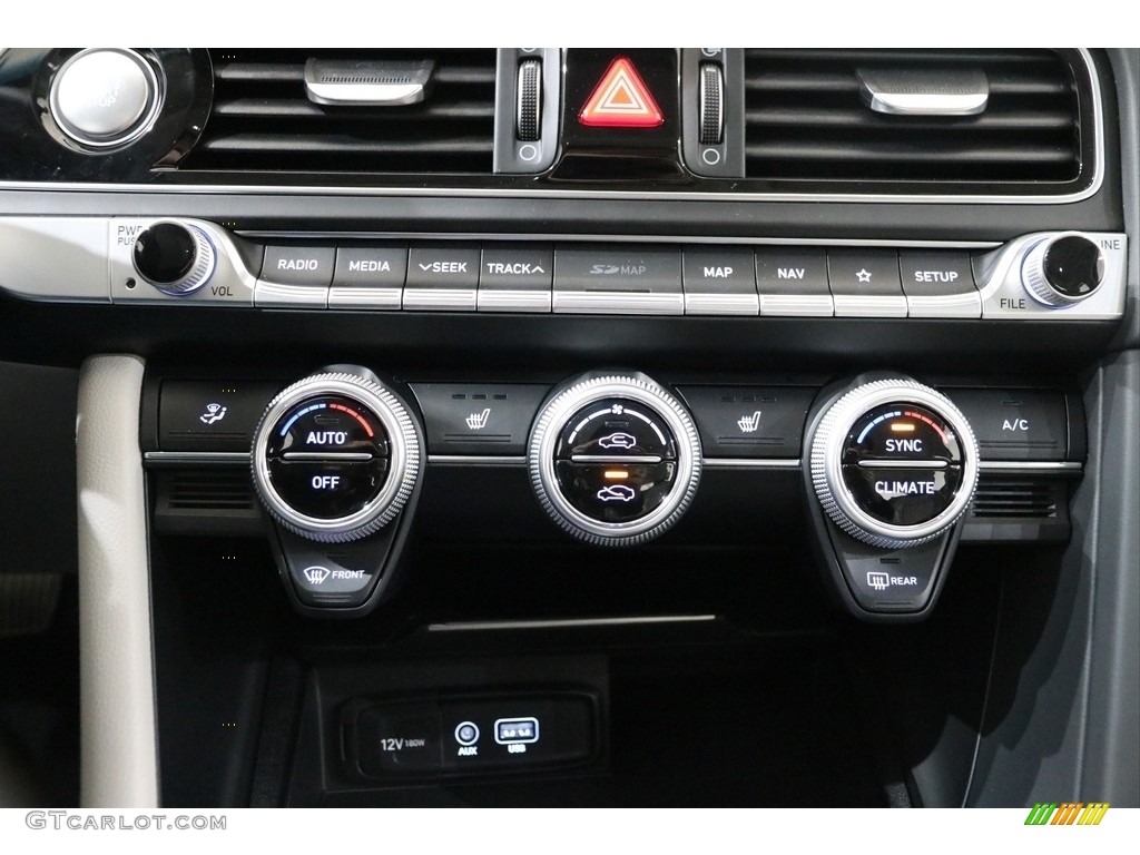 2020 Hyundai Genesis G70 AWD Controls Photo #138725979