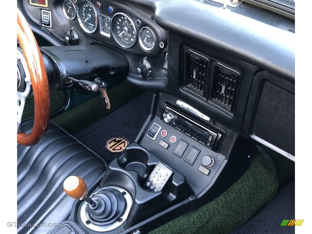 1972 MG MGB Standard MGB Model Controls Photo #138726876