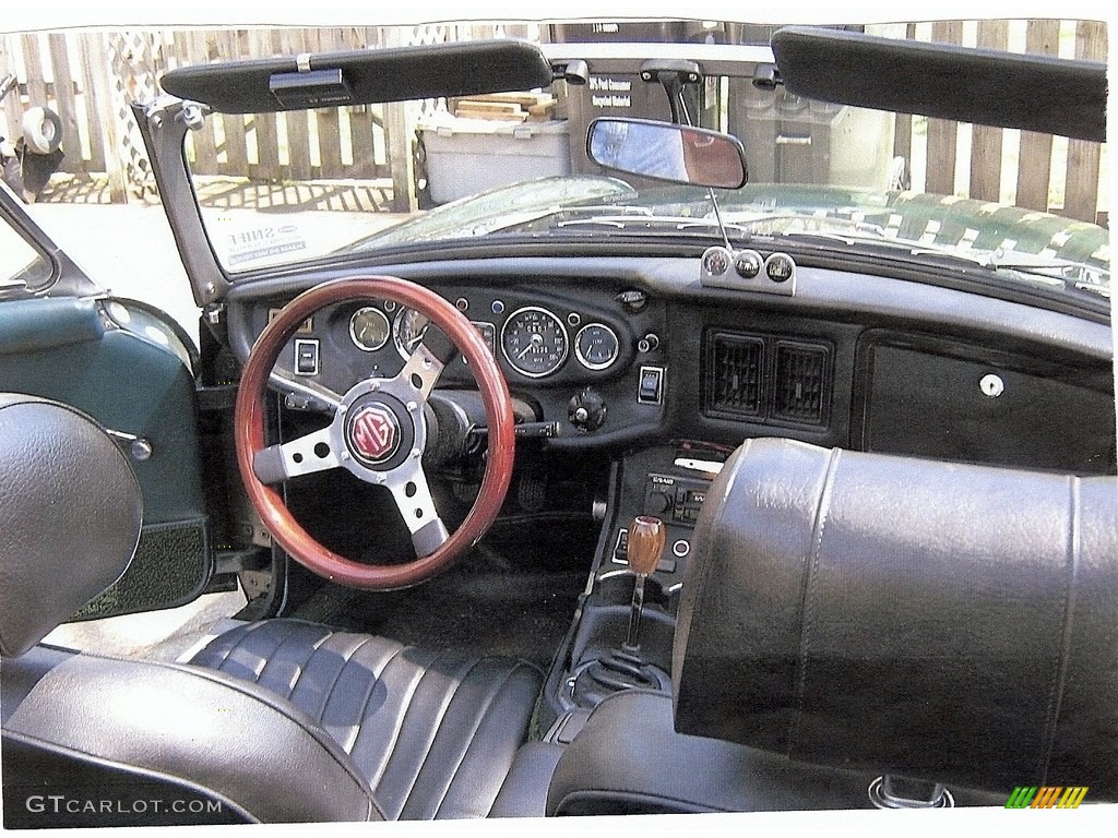 1972 MG MGB Standard MGB Model Dashboard Photos