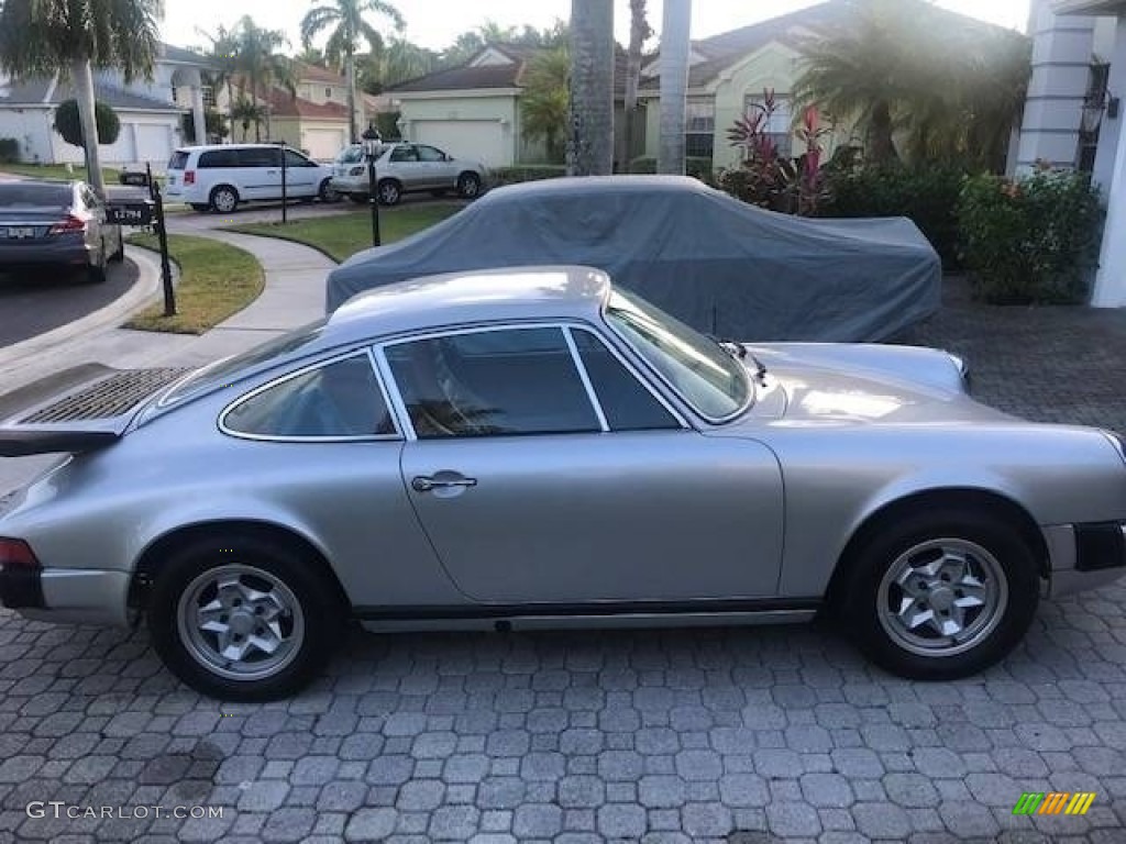 Silver Metallic 1977 Porsche 911 S Coupe Exterior Photo #138727686