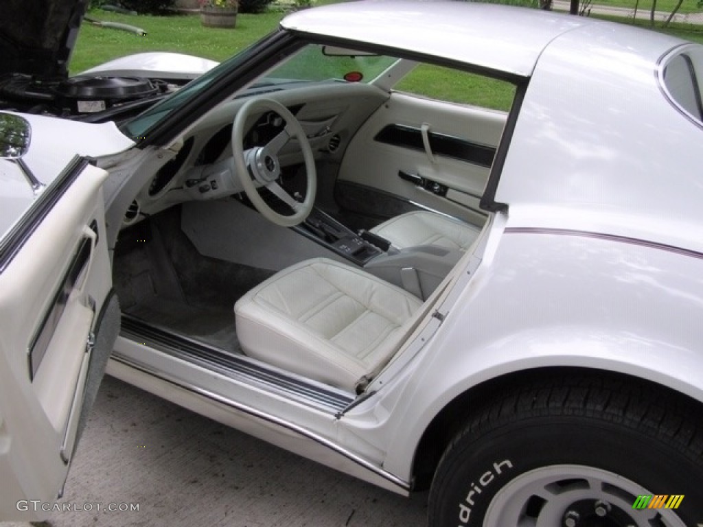 1977 Corvette Coupe - Classic White / White photo #2