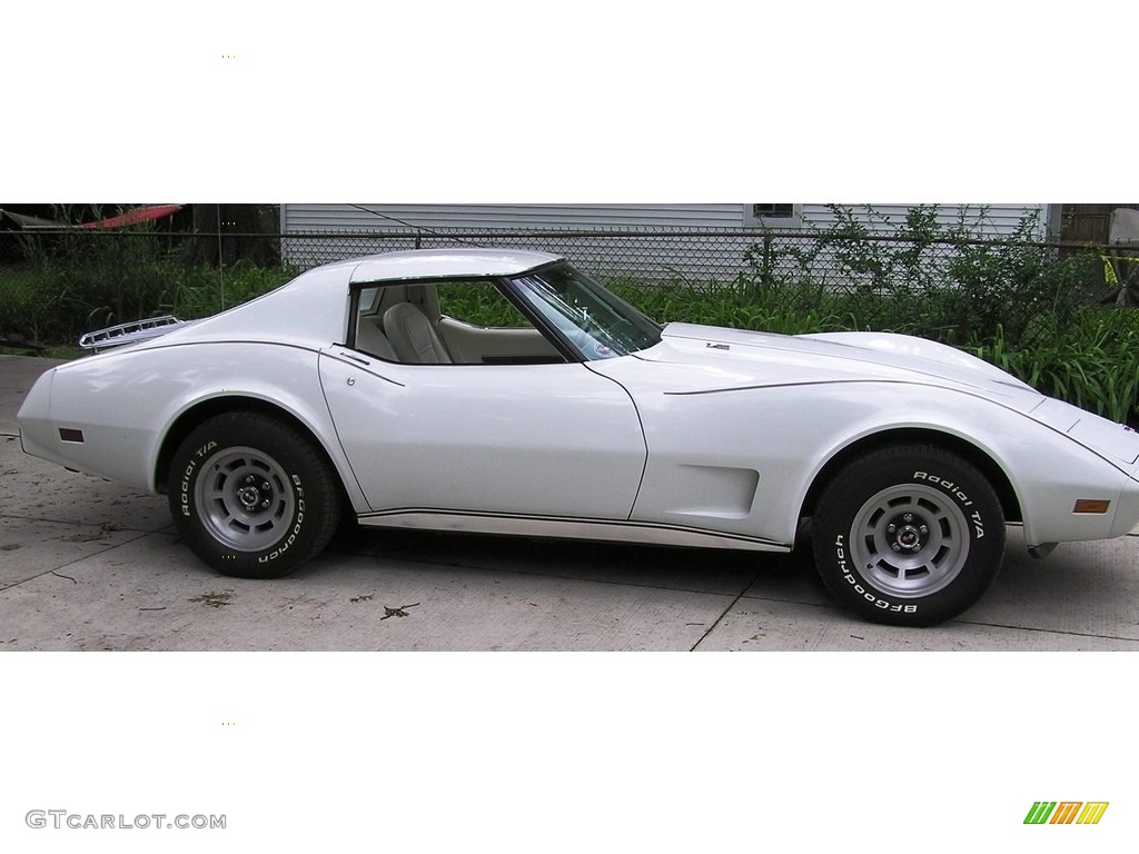 1977 Corvette Coupe - Classic White / White photo #7