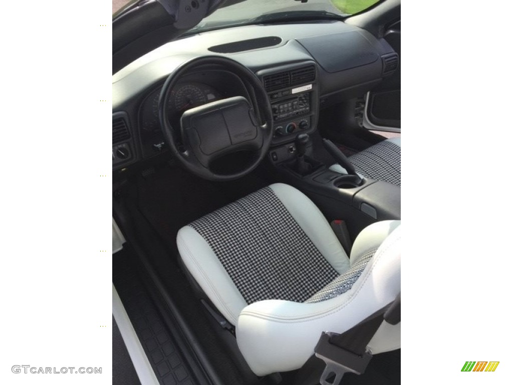 1997 Chevrolet Camaro Z28 SS 30th Anniversary Edition Convertible Front Seat Photo #138738609