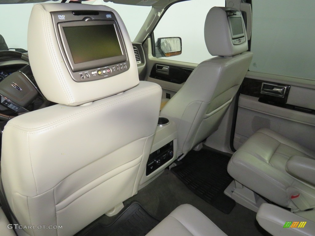 2016 Lincoln Navigator Select 4x4 Entertainment System Photo #138739251