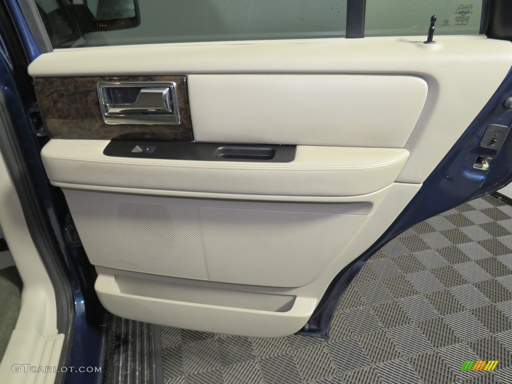 2016 Lincoln Navigator Select 4x4 Medium Light Stone Door Panel Photo #138739290