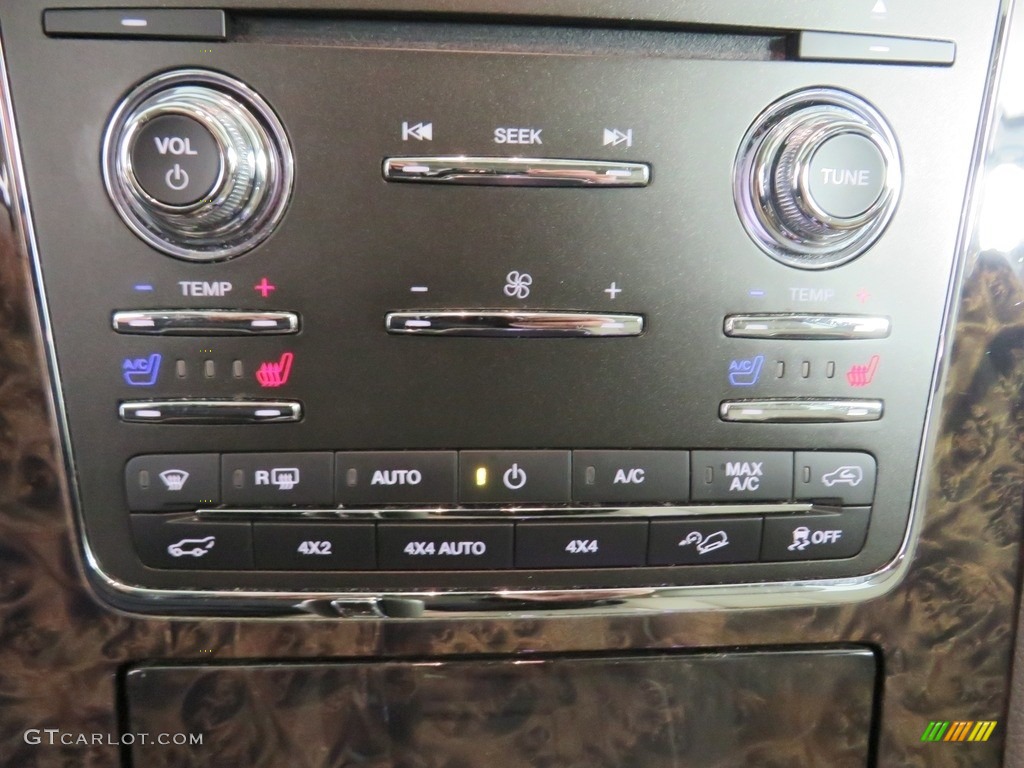 2016 Lincoln Navigator Select 4x4 Controls Photo #138739479