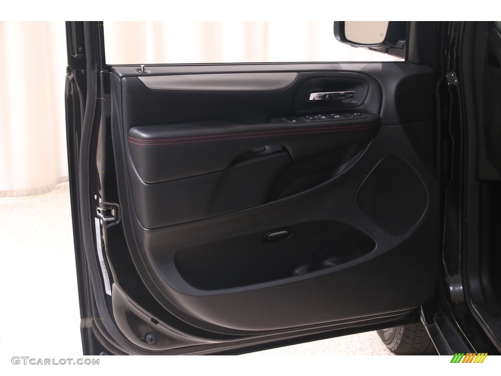 2019 Grand Caravan GT - Black Onyx Crystal Pearl / Black photo #4