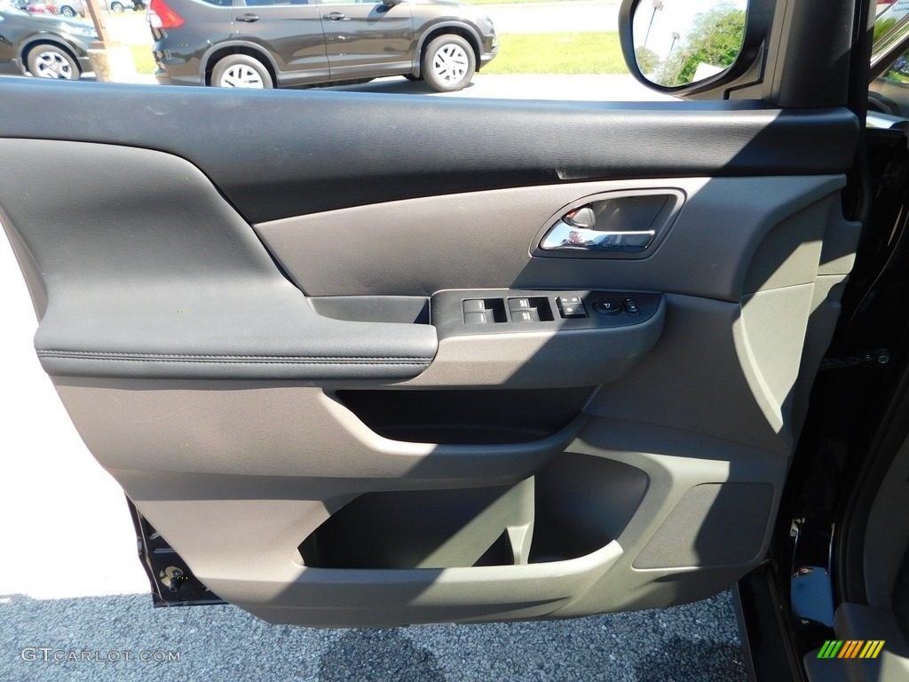 2017 Honda Odyssey EX Gray Door Panel Photo #138739977