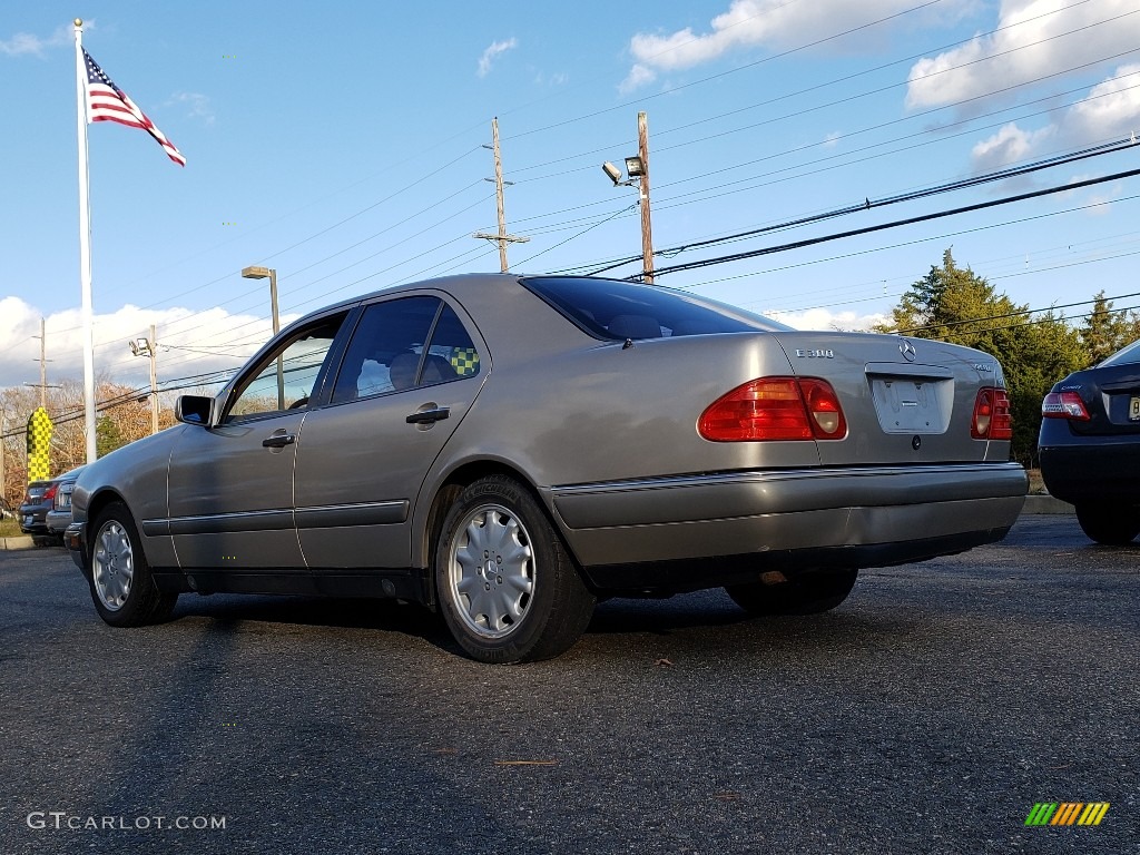 1996 E 300 Diesel Sedan - Smoke Silver Metallic / Beige photo #6