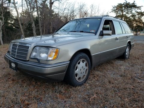 1994 Mercedes-Benz E 320 Estate Data, Info and Specs