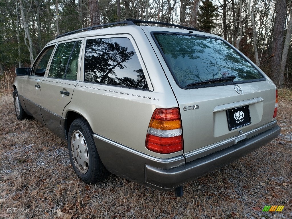 1994 E 320 Estate - Smoke Silver Metallic / Parchment photo #3