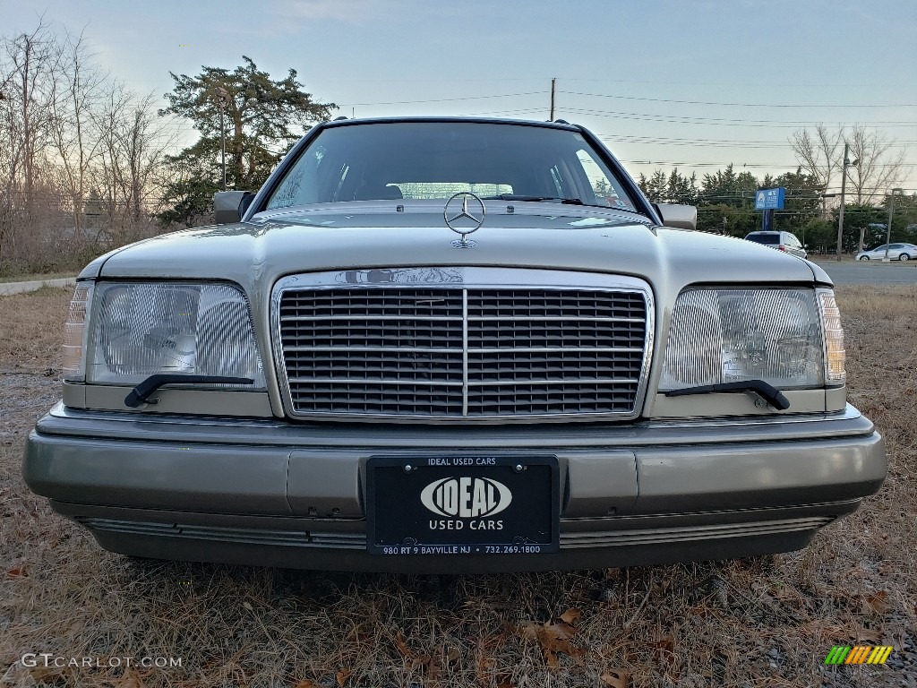 1994 E 320 Estate - Smoke Silver Metallic / Parchment photo #8