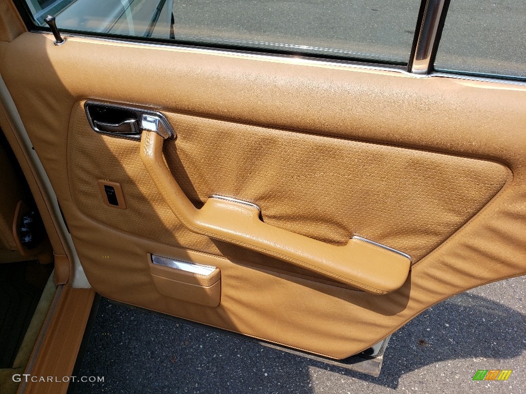 1983 Mercedes-Benz E Class 300 D Sedan Palomino Door Panel Photo #138752640