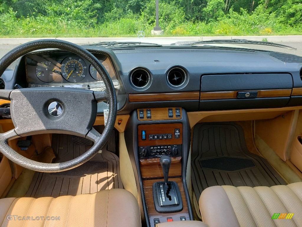 1983 Mercedes-Benz E Class 300 D Sedan Palomino Dashboard Photo #138752741