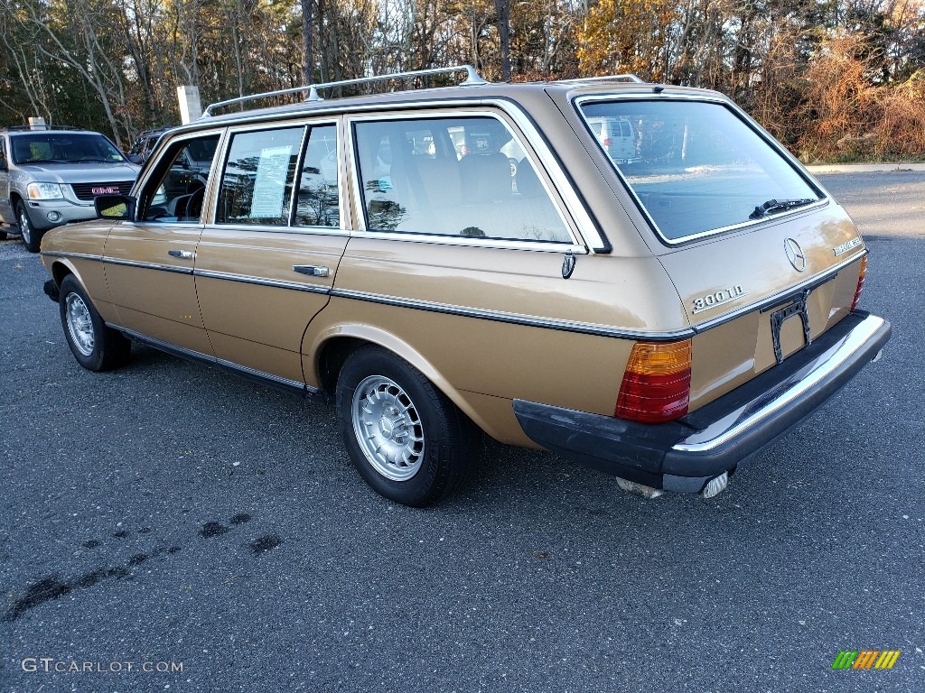 Sand Beige Metallic 1983 Mercedes-Benz E Class 300 TD Wagon Exterior Photo #138753531